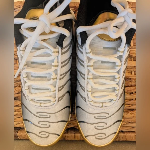NIKE Air Max Plus TN White Metallic Gold Black HMO352-100 Sneaker Size M 6.5/W 8